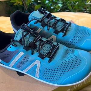 Xero WoMen's Blue Athletic Shoes NEW in box sneakers tennis size 9 running trail